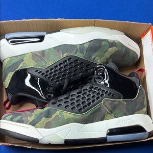 Nike Air Jordan Maxin Camouflage and Black Athletic Shoes size 12 no box
